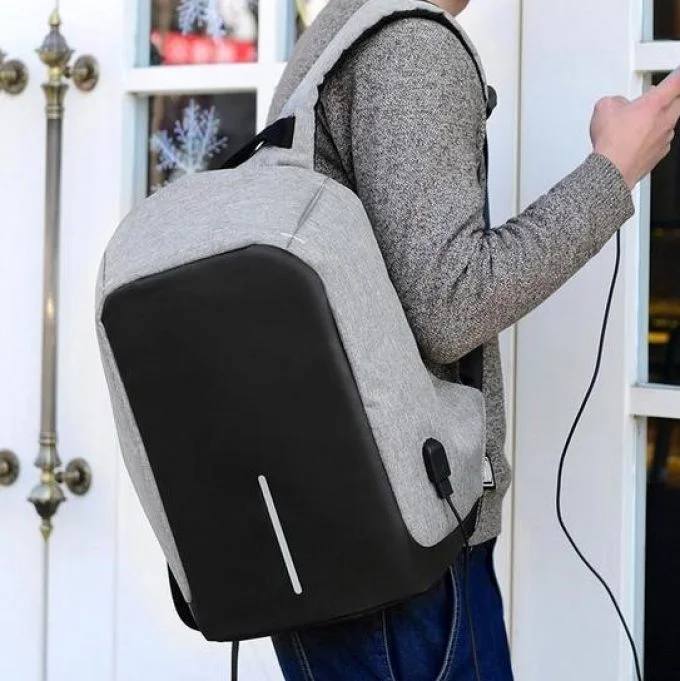 Bolso Mochila Antirrobo Conector Usb
